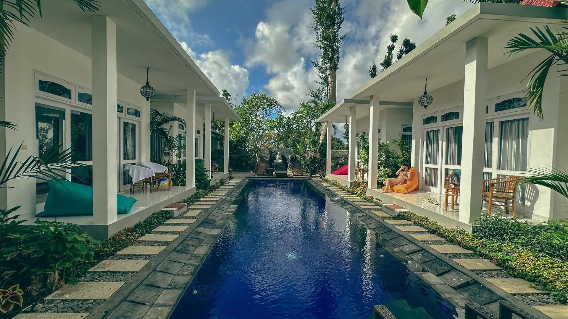 Bali Stuti Jimbaran Inn فندق
